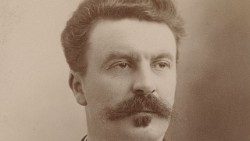 -Guy-de-Maupassant-.jpg