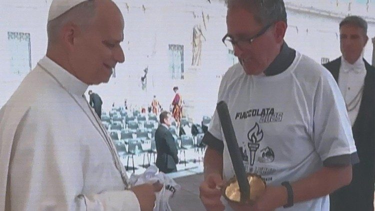 Il Pontefice incontra il parroco di Beato Serafino nel Lecchese, don Ottavio Villa.
