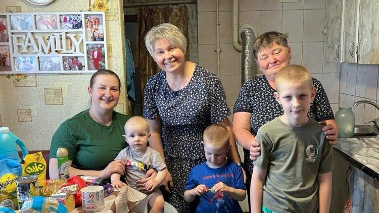 Le suore del Beato Honorat aiutano molte famiglie colpite dalla guerra 