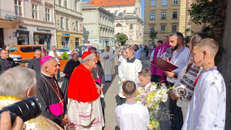 Il cardinale Sepe alla cerimonia per il 650.mo anniversario della metropolia di Halyč 