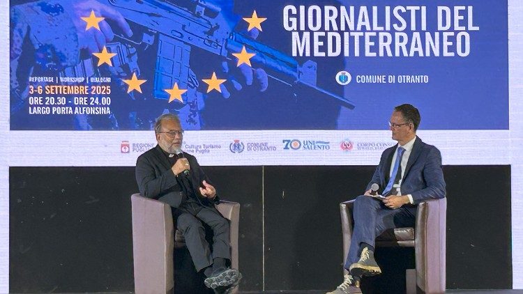 L'arcivescovo di Otranto Francesco Neri in dialogo con il vice direttore editoriale dei media vaticani Massimiliano Menichetti