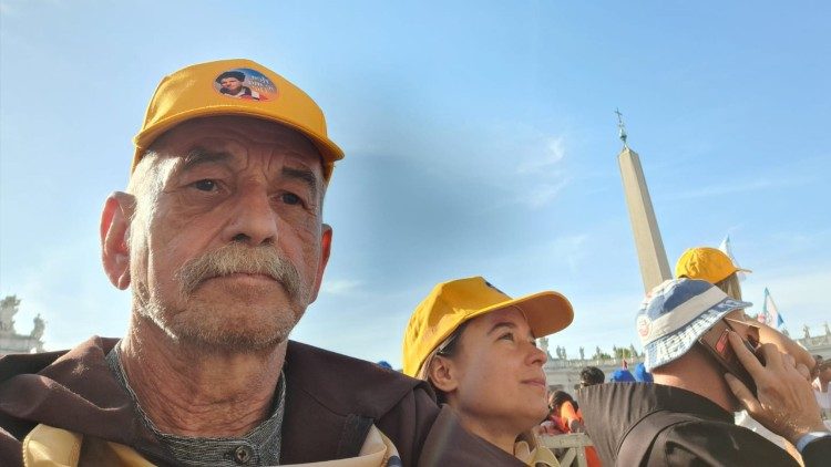 Der Franziskaner Roland Zagermann Ofs bei der Heiligsprechung auf dem Petersplatz diesen Sonntag 