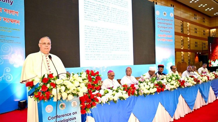 Kardinál Koovakad v Bangladéši