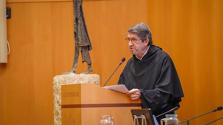 Padre Alejandro Moral ex Prior general por 12 años