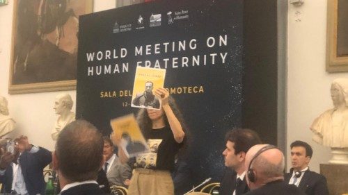 Beim Welttreffen für menschliche Geschwisterlichkeit im Vatikan