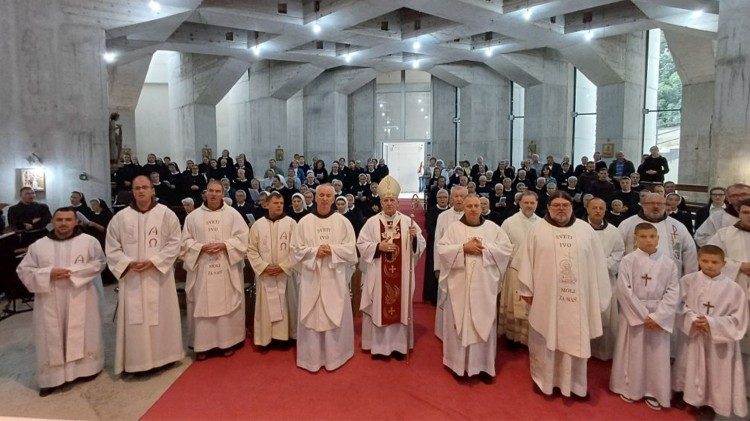 Redovnički dan u BiH u Podmilačju okupio je više od 150 redovnika i redovnica