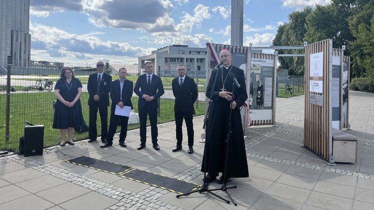 Wystawę pobłogosłąwił abp Adrian Galbas