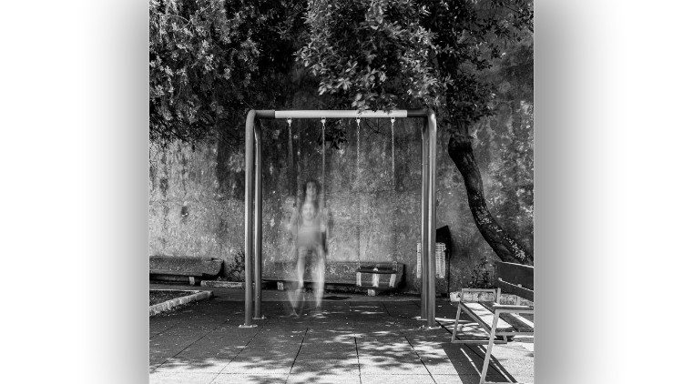 Una foto tratta da "The Beauty in the Beast"