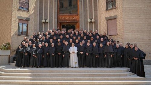 Il Papa in dialogo con gli agostiniani