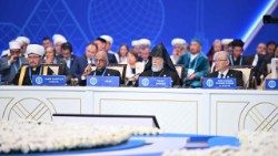 Vertreter der verschiedenen Religionen bei der Konferenz in Astana, die am 18.9.2025 zu ende geht 