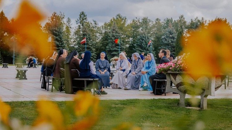  La rencontre a été meublée de prières, de conférences et de témoignages.