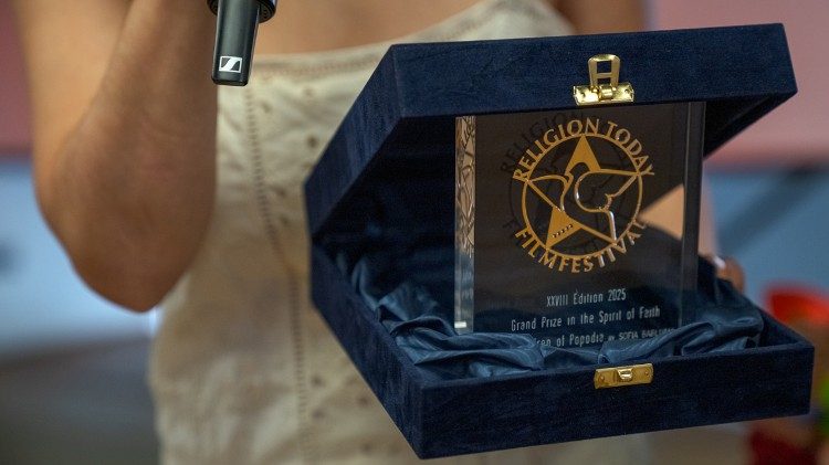 Un'immagine della cerimonia di premiazione del Religion Today Film Festival 2025 (Foto di Susanna Santorum)