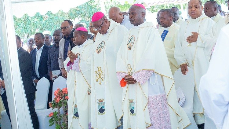 Misa ya mazishi ya masisita Wakameli