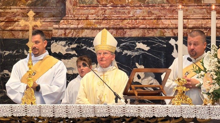 Mons. Rábek počas svätej omše v Bazilike sv. Petra (23. sept. 2025)