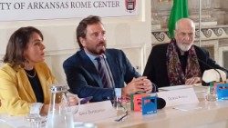 Un momento della presentazione a Roma della mostra ManiGreen