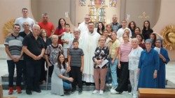 Obitelji iz Prilepa i Bitole u katedrali Presvetoga Srca Isusova tijekom hodočašća u Skopjе prigodom jubilarne godine