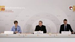 Abschlusspressekonferenz in Fulda mit dem Vorsitzenden der Deutschen Bischofskonferenz, Bischof Georg Bätzing, und der Generalsekretärin Beate Gilles sowie Pressesprecher Matthias Kopp
