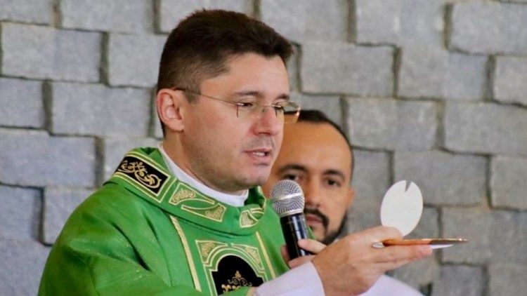 O Pe. Wagner Francisco de Sousa Carvalho que está liderando a delegação de catequistas da CNBB