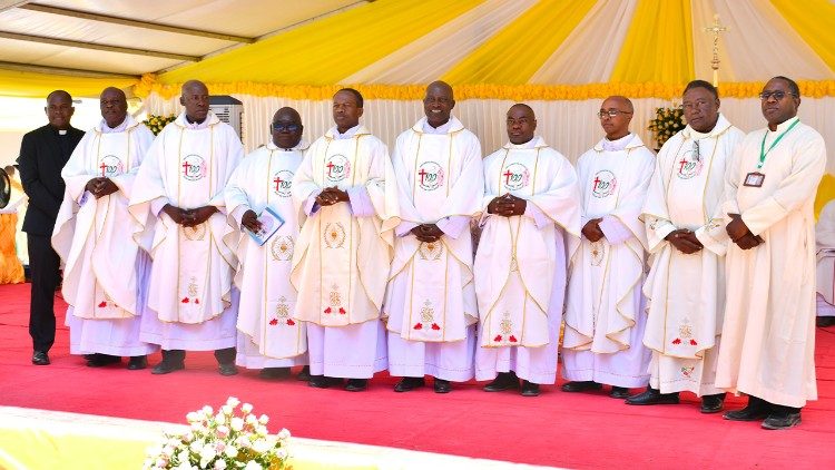 Walimu na Walezi wa Seminari Kuu ya Tabora