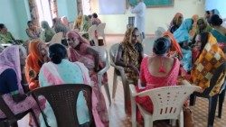 Donne Thakor partecipano a un incontro sulla leadership. Foto: Fondazione Magis Ets