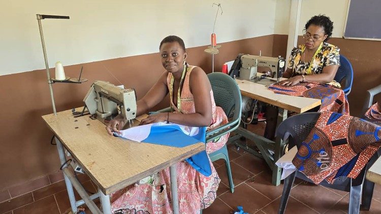 In einem kirchlichen Zentrum für Berufsausbildung in Minkama, Kamerun