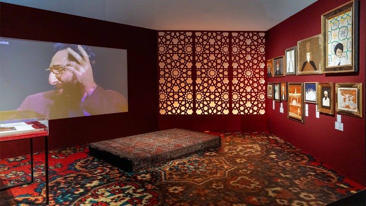 Franco Battiato tra gli anni Ottanta e Novanta, dalla mostra "Franco Battiato. Un'altra vita"