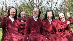 2 lutego, Światowy Dzień Życia Konsekrowanego, jest szczególną okazją do pomocy zakonom