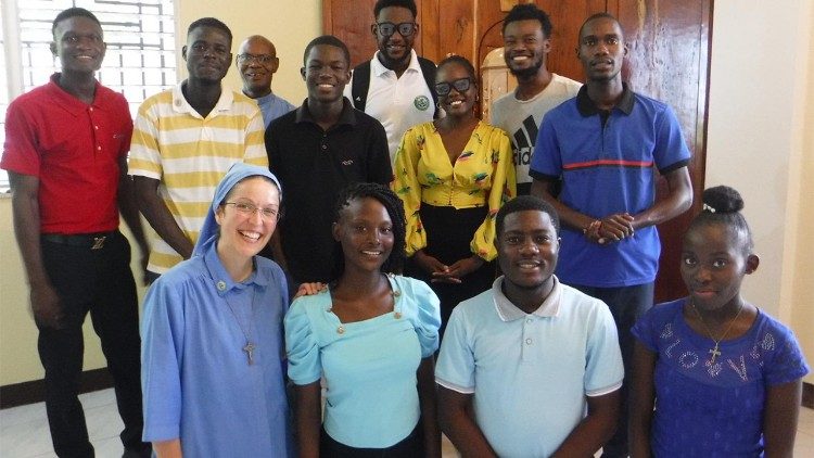 Des jeunes ha&iuml;tiens