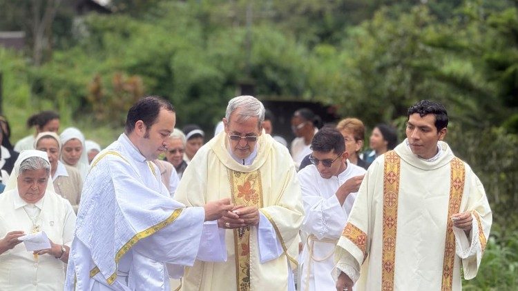 Monseñor Rafael Cob, Obispo del Vicariato Apostólico de Puyo, Ecuador