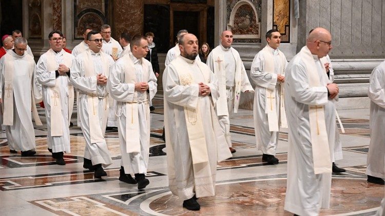 Dzisiejszą Mszę św. koncelebrowało ok. 100 kapłan&oacute;w