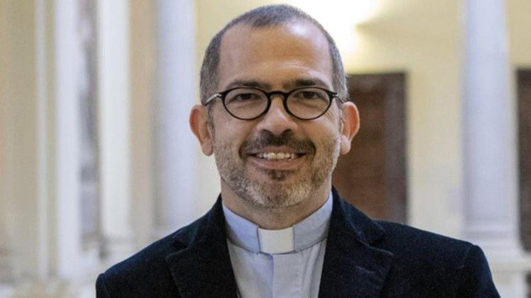 Padre Gaetano Piccolo, decano della Facolt&agrave; di Filosofia della Pontificia Universit&agrave; Gregoriana