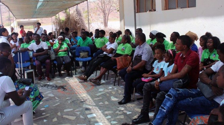 &Agrave; escuta da Palavra de Deus