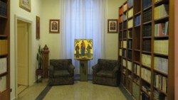 A Pápai Nemzetközi Mária Akadémia könyvtárterme 