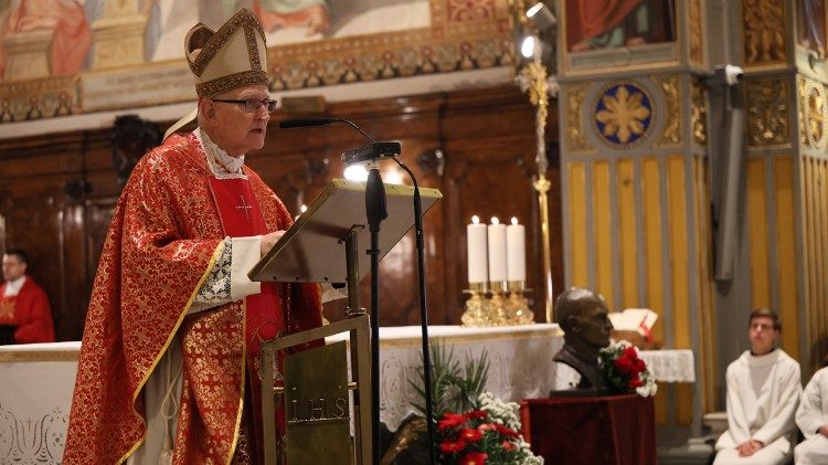 Kardinal James Harvey, arhiprezbiter Papinske bazilike sv. Pavla izvan zidina.