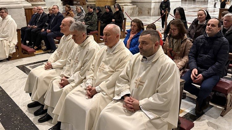 Msza św. była sprawowana na początku nowego okresu działalności Fundacji