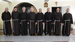 Oproštajna sjednica Definitorija Bosne Srebrene u čast mons. fra Mire Relote