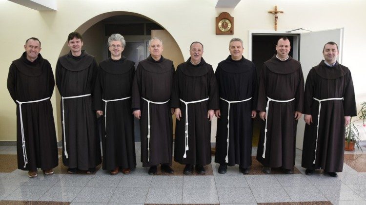 Oproštajna sjednica Definitorija Bosne Srebrene u čast mons. fra Mire Relote