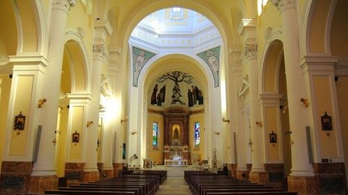 Nossa Senhora Regina Pacis, arquitetura s&iacute;mbolo da nova &Oacute;stia