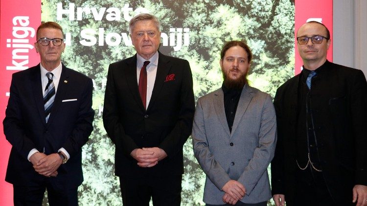 Predstavljač dr. Begonja, autori prof. Ferenc i dr. Košir i urednik dr. Vukelić (Foto: Zoran Jelača)