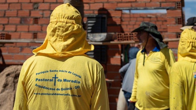 Uma das casas sendo constru&iacute;da pela Pastoral da Moradia na Par&oacute;quia Santo In&aacute;cio de Loyola. Foto: Gabriel C&ocirc;rtes - Volunt&aacute;rio