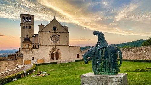 Italien: Gebeine von Franz von Assisi erstmals gezeigt