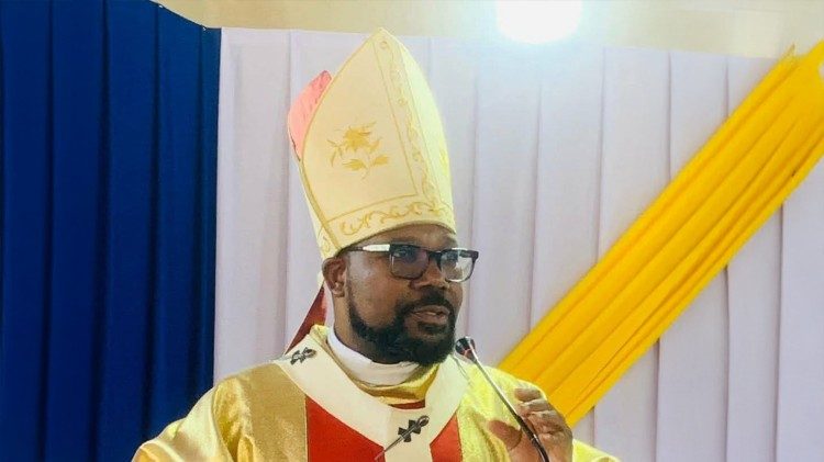 Dom Zeca Martins, arcebispo do Huambo (Angola)