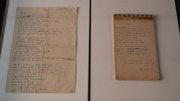 Da "Ossi di seppia", l’autografo dei "Limoni" di Montale; il taccuino con "Ho sceso, dandoti il braccio, almeno un milione di scale" (in "Satura"), Pavia, Centro per gli Studi della Tradizione Manoscritta di Autori Moderni e Contemporanei, Fondo Montale, Eugenio,  LIMONI MON.02-01.03 novembre 1922 e MON.01-01 1967-1968