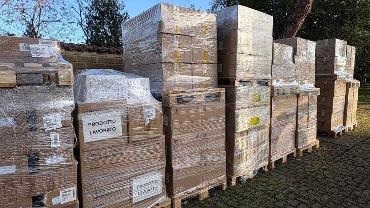 Des m&eacute;dicaments envoy&eacute;s en Ukraine par le Vatican