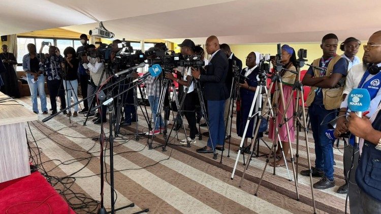  Conferencia de prensa de la Asamblea Plenaria de los Obispos de Angola