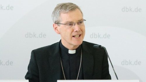 Bischof Wilmer bekr&auml;ftigt umstrittenen Satz &uuml;ber Machtmissbrauch