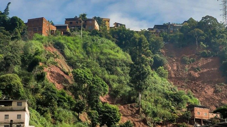 Local afetado por deslizamentos em Juiz de Fora após fortes chuvas. (Foto: Comunidade Católica Shalom).