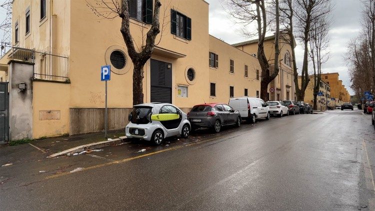 La via Manfredonia lungo cui sorge la chiesa dell'Ascensione.