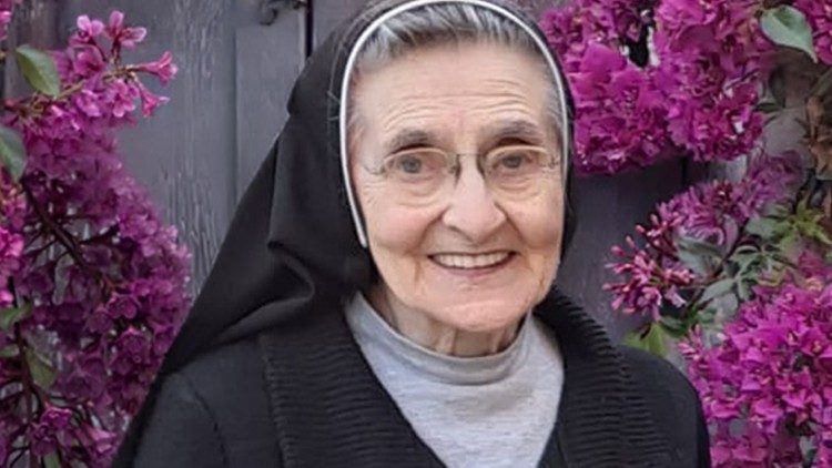 Kinga nővér, tiszta és hiteles mosolyával  