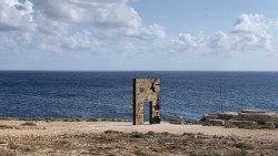 La Porta d'Europa, uno dei luoghi simbolo di Lampedusa dove Papa Leone XIV si recherà durante la sua visita